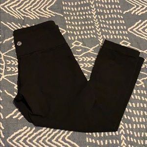 Lululemon Capri Leggings | Black